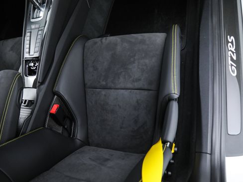 Used 2018 Porsche 911 GT2 RS image 18