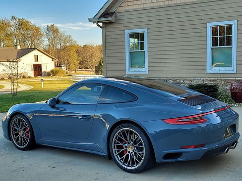 Used 2017 Porsche 911 Carrera 4S image 26