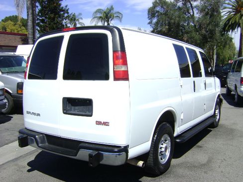 Used 2017 GMC Savana 2500 image 5