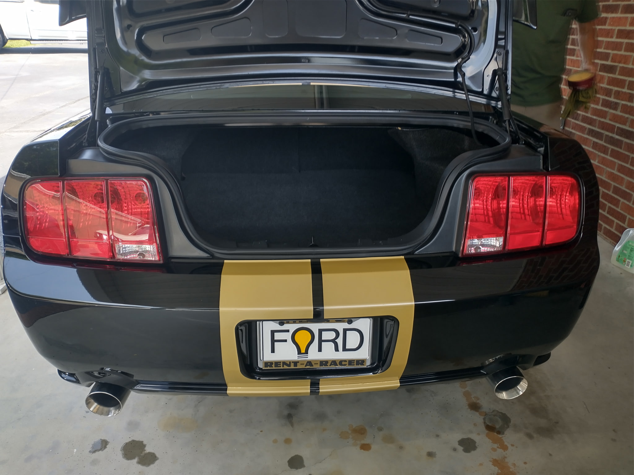 Used 2006 Ford Mustang Shelby GT-H Coupe RWD image 6