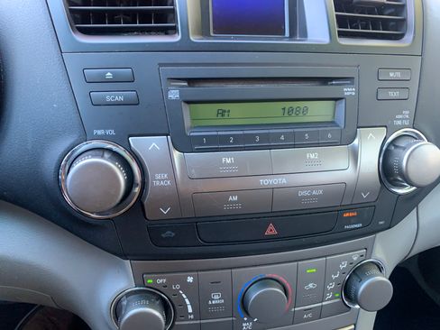 Used 2010 Toyota Highlander Sport image 12