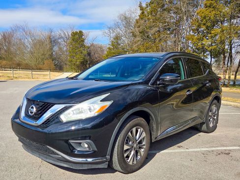 Used 2017 Nissan Murano SV image 3
