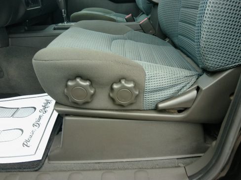 Used 2007 Nissan Frontier 4x4 Crew Cab NISMO image 41