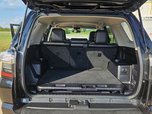 Used 2018 Toyota 4Runner 4WD image 15