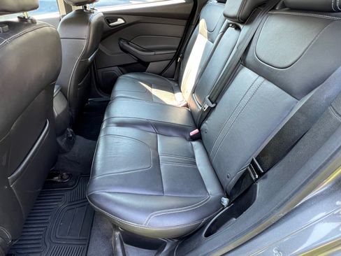 Used 2014 Ford Focus SE Hatchback FWD image 8