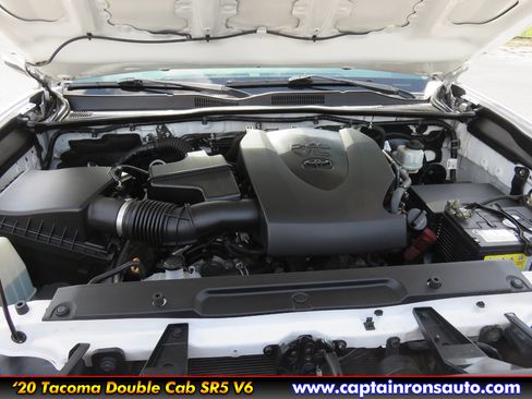 Used 2020 Toyota Tacoma SR5 image 12