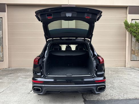 Used 2017 Porsche Cayenne image 12