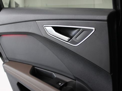 Used 2024 Audi Q4 e-tron Premium Plus image 38