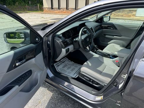 Used 2016 Honda Accord EX-L Sedan image 11