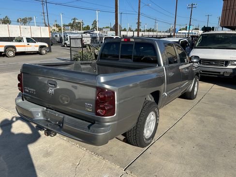 Used 2007 Dodge Dakota SLT image 4