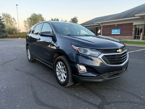 Used 2018 Chevrolet Equinox LT image 1