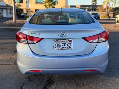 Used 2012 Hyundai Elantra image 7