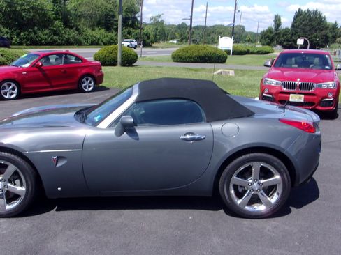 Used 2008 Pontiac Solstice GXP Convertible RWD image 27