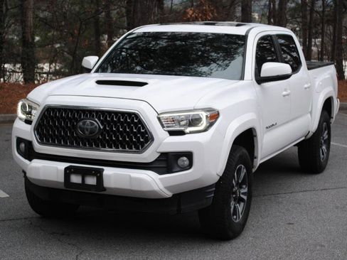 Used 2019 Toyota Tacoma TRD Sport image 5