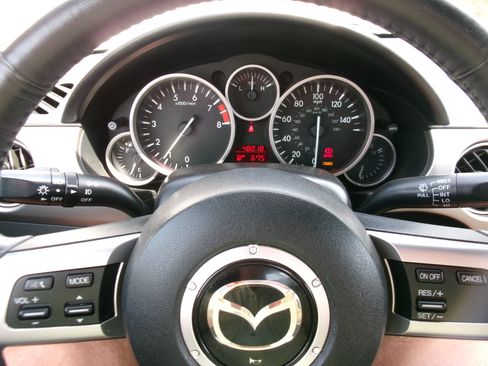 Used 2011 MAZDA MX-5 Miata Grand Touring image 3