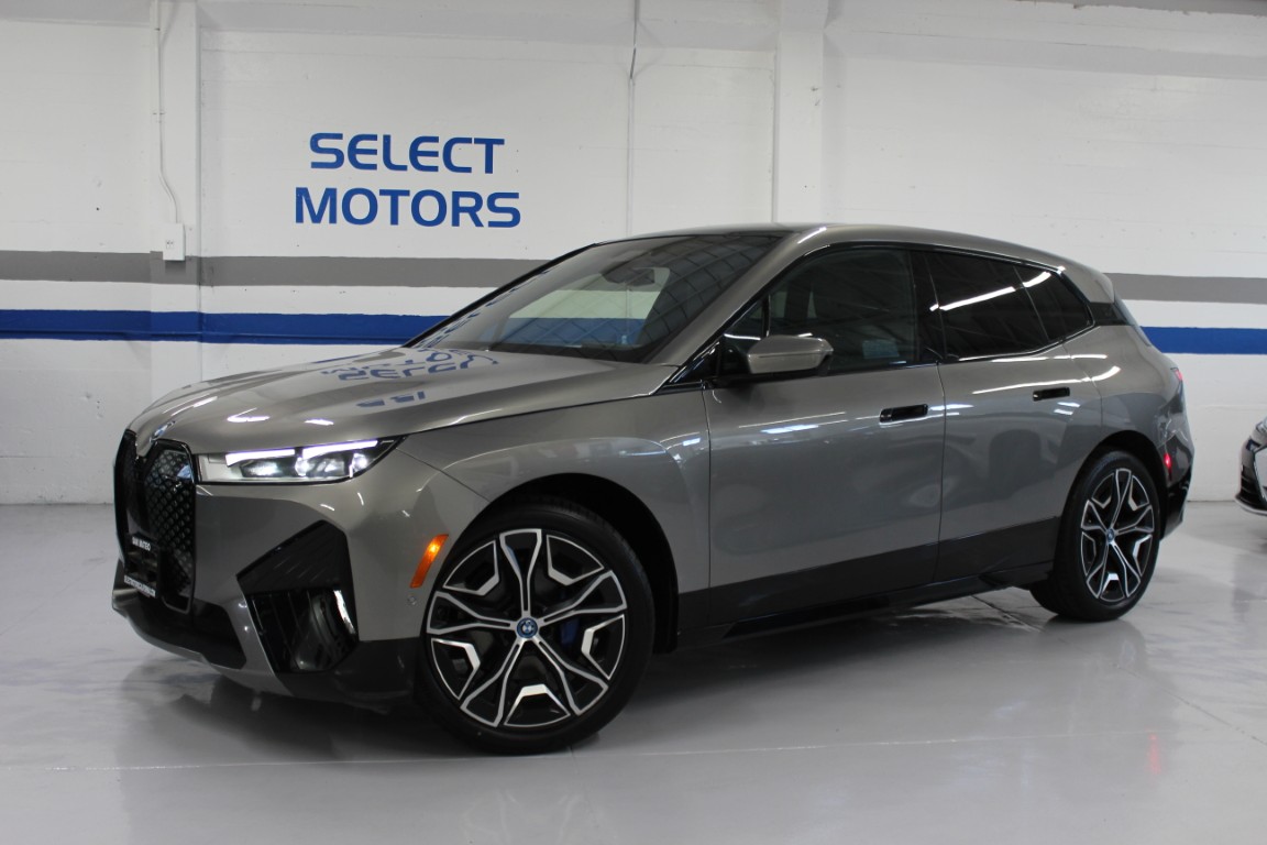 Used 2025 BMW iX xDrive50 AWD/4WD image 2