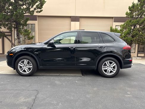 Used 2017 Porsche Cayenne image 4
