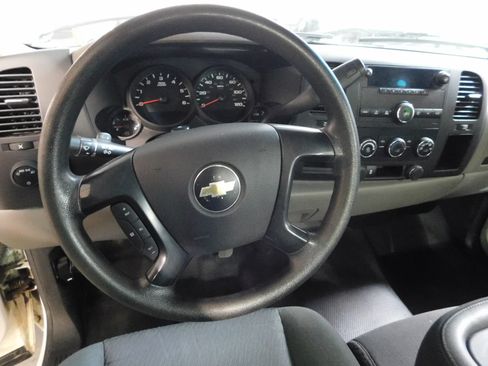 Used 2013 Chevrolet Silverado 1500 W/T image 3