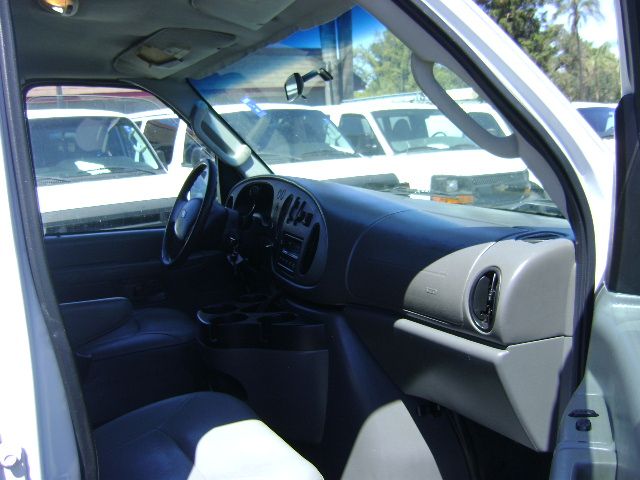 Used 2008 Ford E-350 and Econoline 350 Extended Wagon Super Duty RWD image 11