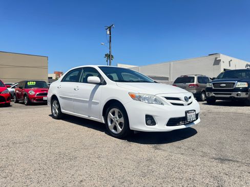 Used 2012 Toyota Corolla LE FWD image 11