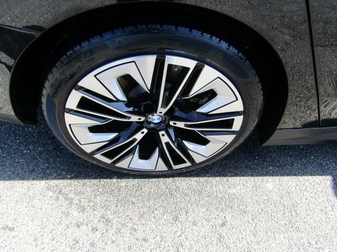 Used 2025 BMW 530i xDrive image 11