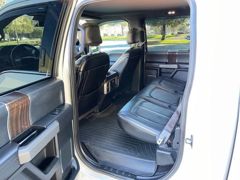 Used 2017 Ford F150 Platinum image 15