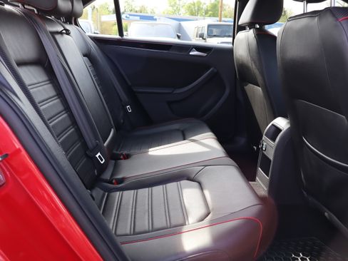 Used 2015 Volkswagen Jetta GLI image 13