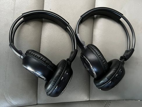 Used 2015 Toyota Sienna AWD/4WD image 17