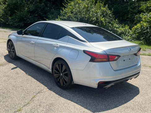Used 2022 Nissan Altima 2.5 SR FWD image 3