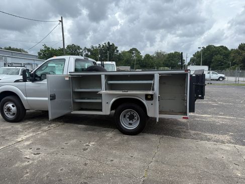 Used 2015 Ford F350 XL image 3