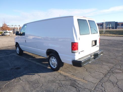 Used 2014 Ford E-150 and Econoline 150 XLT image 8