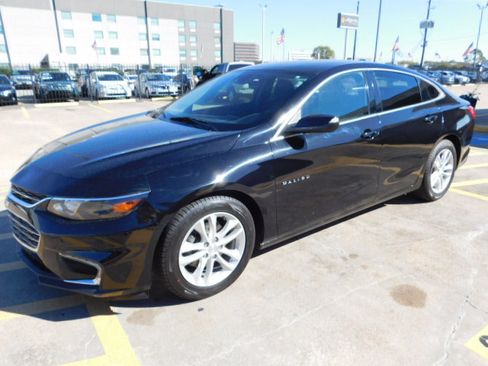 Used 2018 Chevrolet Malibu LT image 4