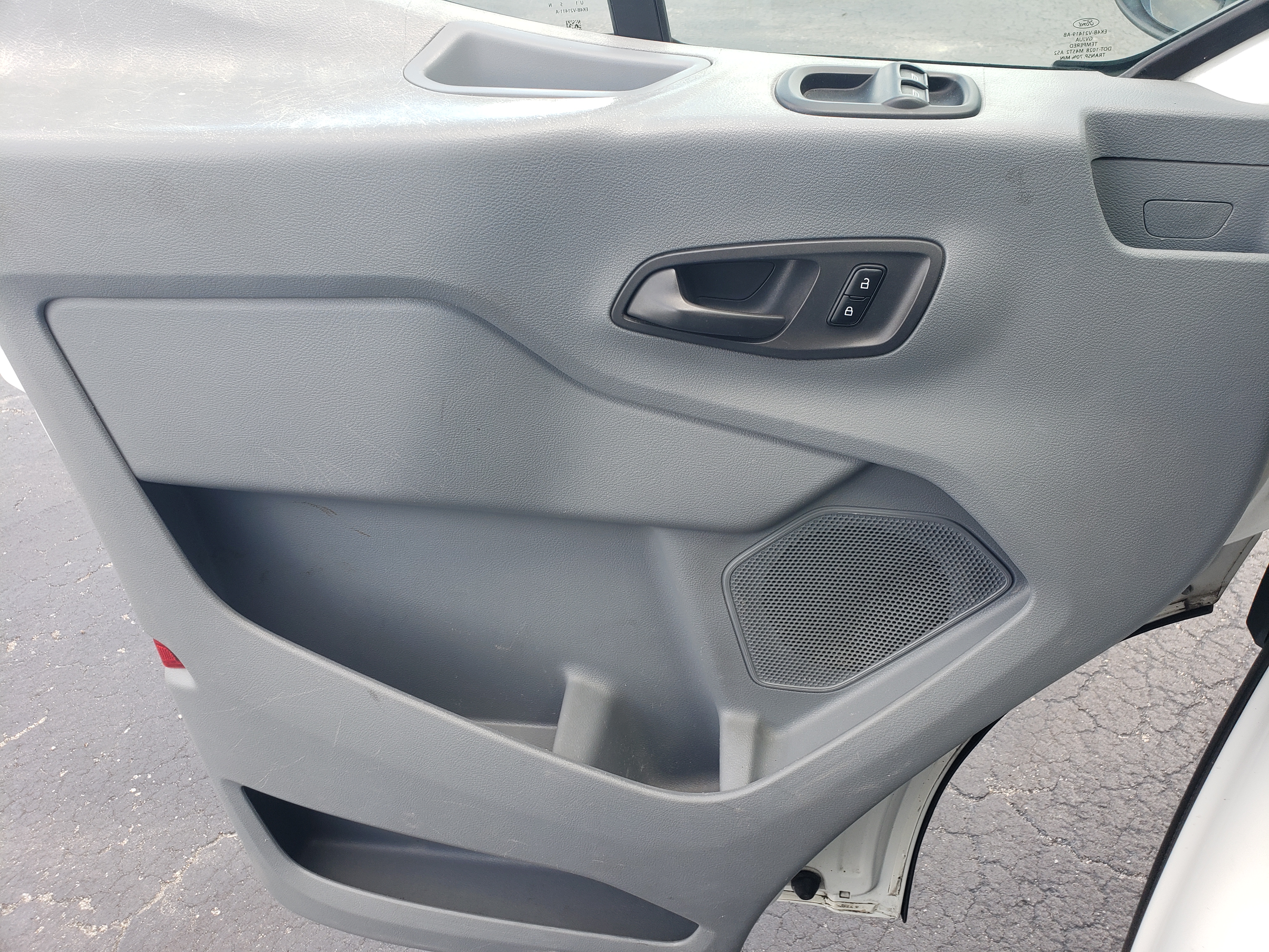 Used 2018 Ford Transit 250 130 Low Roof RWD image 15
