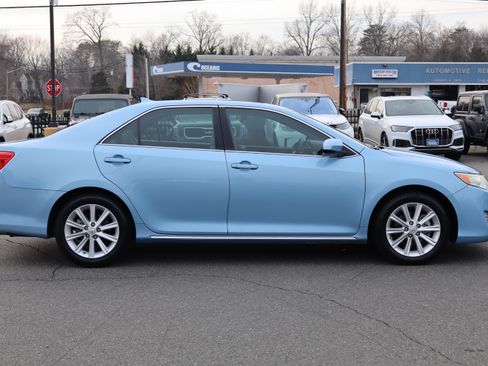 Used 2012 Toyota Camry XLE image 9