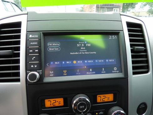 Used 2019 Nissan Frontier 2WD Crew Cab SV image 10