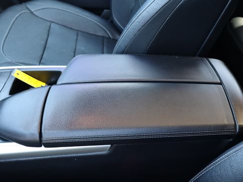 Used 2015 Mercedes-Benz GL 550 image 38