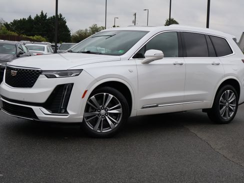 Used 2020 Cadillac XT6 Premium Luxury image 2
