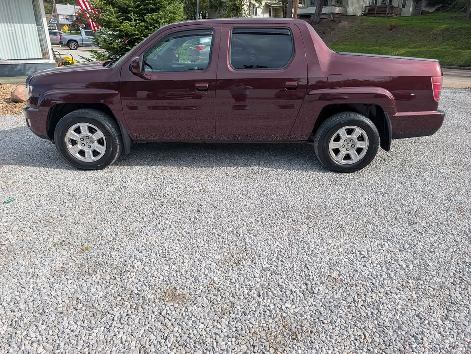 Used 2011 Honda Ridgeline RTS image 2