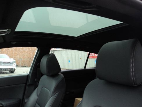 Used 2022 Kia Sportage Nightfall Edition image 9