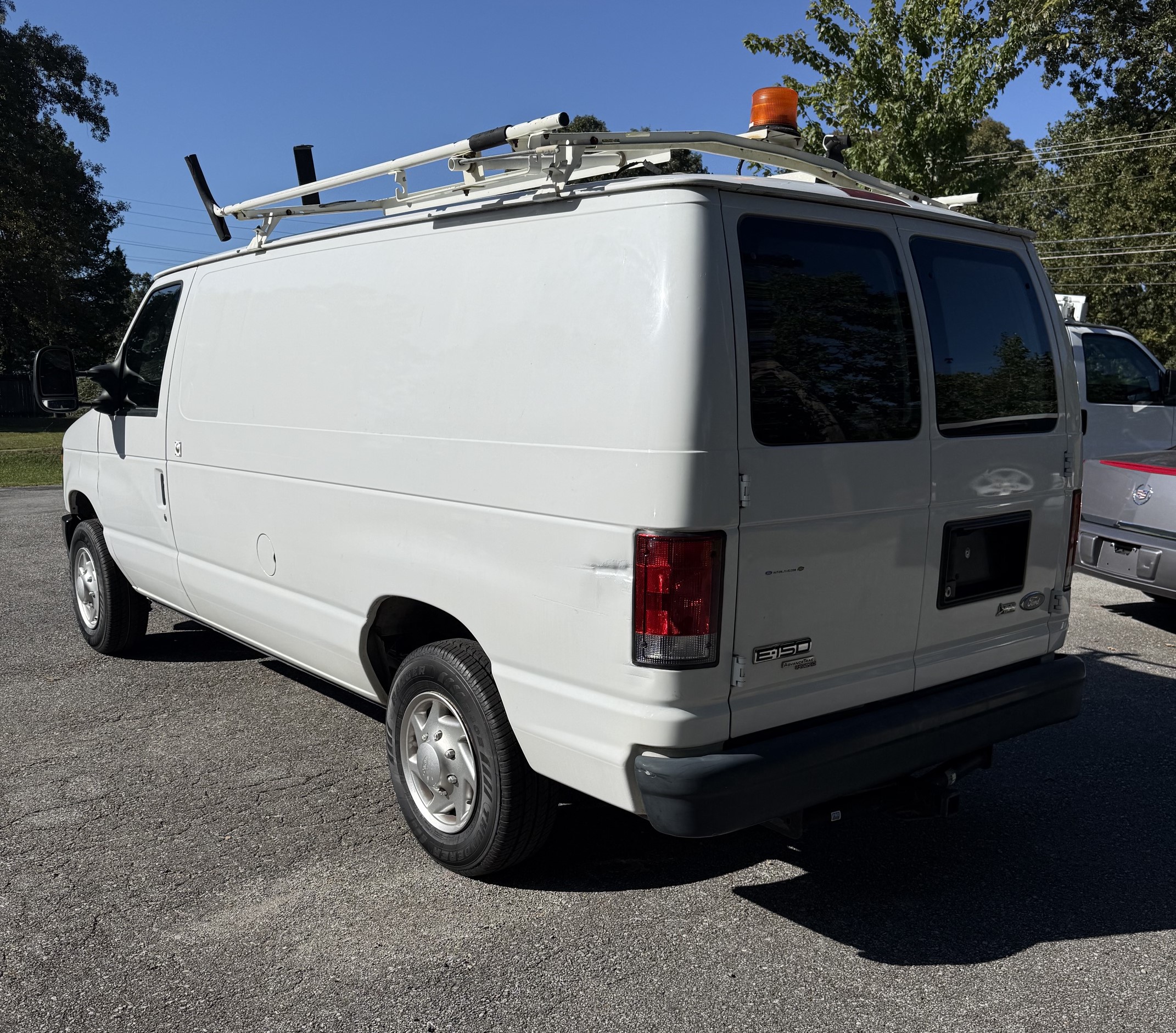Used 2012 Ford E-150 and Econoline 150 XL RWD image 2
