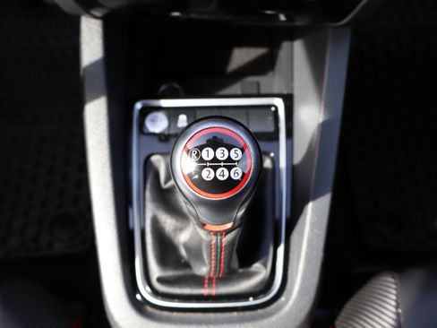 Used 2015 Volkswagen Jetta GLI image 19