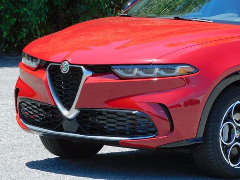 Used 2024 Alfa Romeo Tonale Ti AWD/4WD image 12