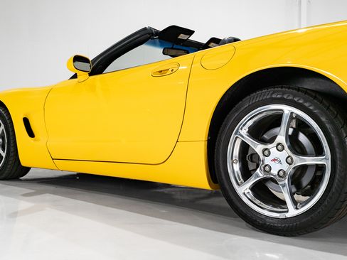 Used 2002 Chevrolet Corvette image 27