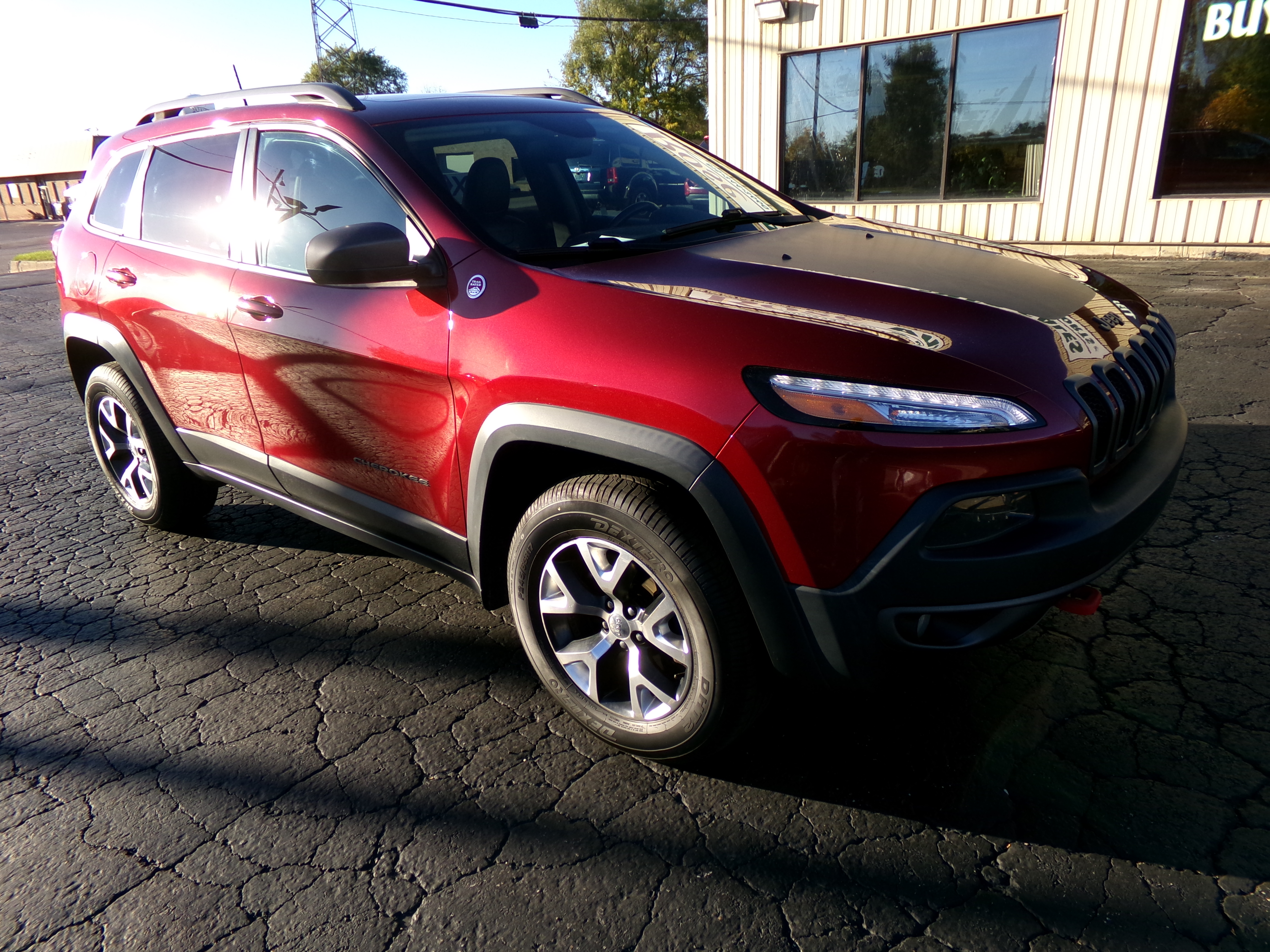 Used 2016 Jeep Cherokee 4WD Trailhawk image 7