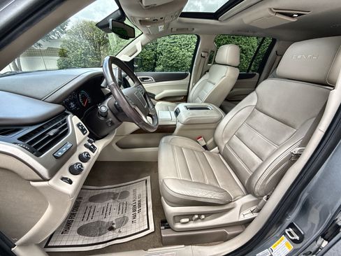 Used 2020 GMC Yukon XL 4WD Denali image 7