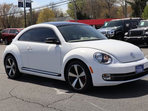 Used 2013 Volkswagen Beetle 2.0T image 10