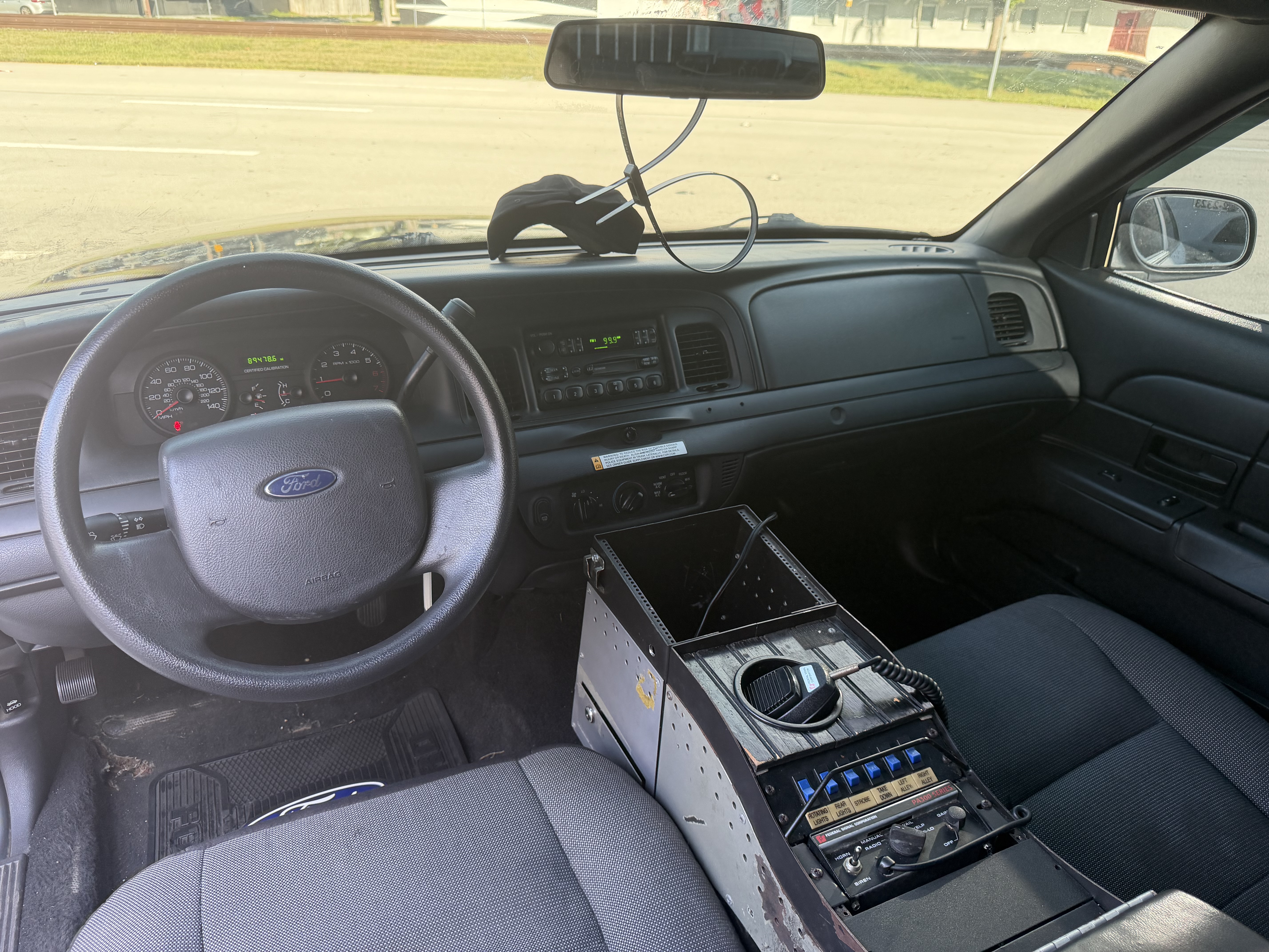 Used 2006 Ford Crown Victoria Police Interceptor RWD image 12