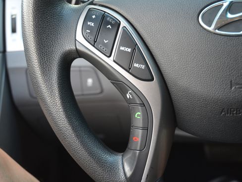 Used 2013 Hyundai Elantra GLS FWD image 13