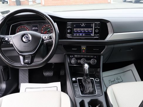 Used 2021 Volkswagen Jetta R-Line image 19