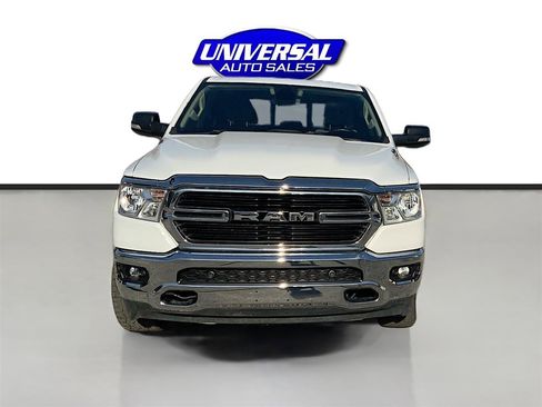 Used 2020 RAM 1500 SLT image 3